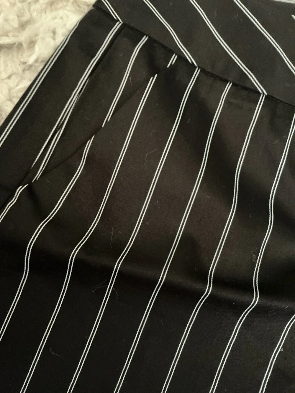 Y2K bebe Black White Stripe Capri Pants - Picture 3 of 4